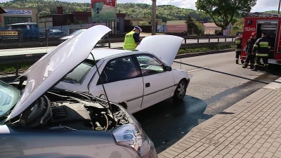 Zderzenie kaskadowe 3 pojazdów na „krajowej szóstce”