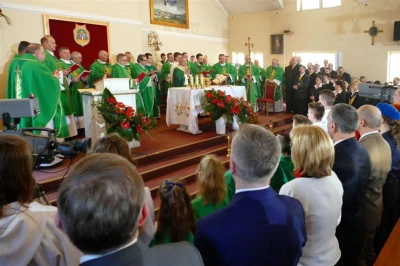 Luzino – 15-lecie parafii Matki Bożej Różańcowej, poświęcenie dzwonów – fot. Leszek Spigarski