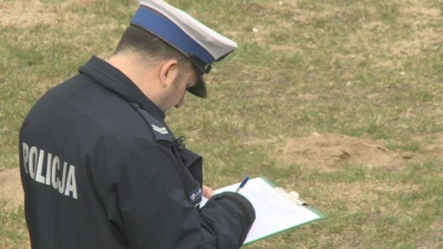 Władysławowo: Radiowóz zepchnął auto