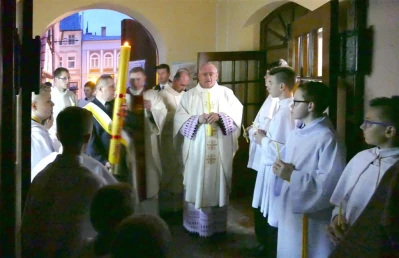 Wielka Sobota - Wigilia Paschalna w Wejherowskiej Kolegiacie - fot. Leszek Spigarski