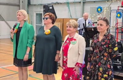 Seniorzy pokazali energię. Pucki Dzień Seniora połączył edukację z dobrą zabawą
