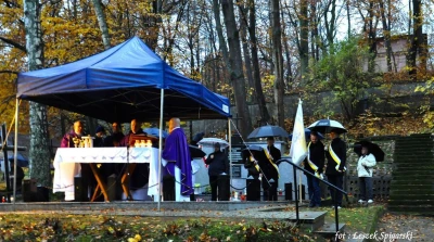Dzień Zaduszny. Msza święta na starym cmentarzu – fot. Leszek Spigarski