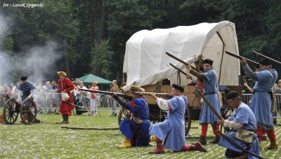 Rekonstrukcja historyczna 2016. Atak na taborowy wóz kupiecki fot. Leszek Spigarski