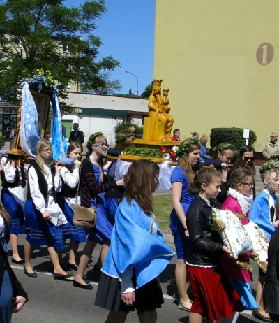 Procesja Bożego Ciała w parafii pw. NMP Królowej Polski w Wejherowie (fot. Leszek Spigarski)