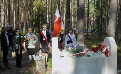 Obchody w Piaśnicy: Powstały figury więźniów Stutthofu (fot. Leszek Spigarski)
