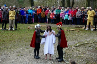 Wielki Piątek - Misterium Męki Pańskiej część II - Na Golgocie. fot. Leszek Spigarski i Marta Krawczyk