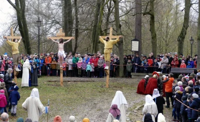 Wielki Piątek - Misterium Męki Pańskiej część II - Na Golgocie. fot. Leszek Spigarski i Marta Krawczyk