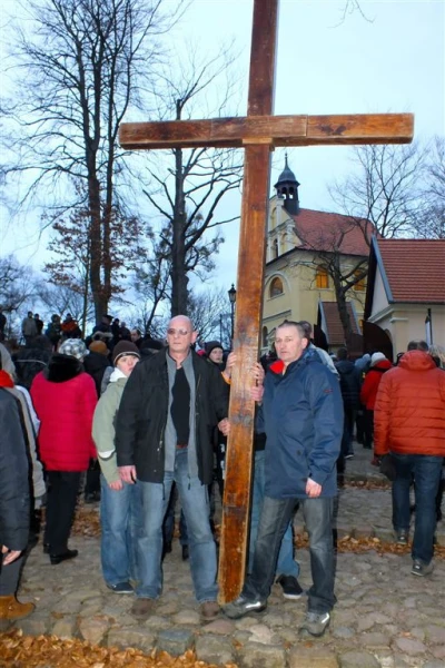 Kaszubska Droga Krzyżowa 2016 na Kalwarii Wejherowskiej fot. Leszek Spigarski