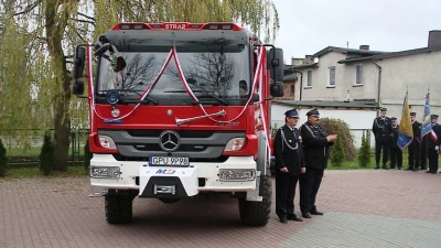 Nowy wóz dla OSP w Karwi