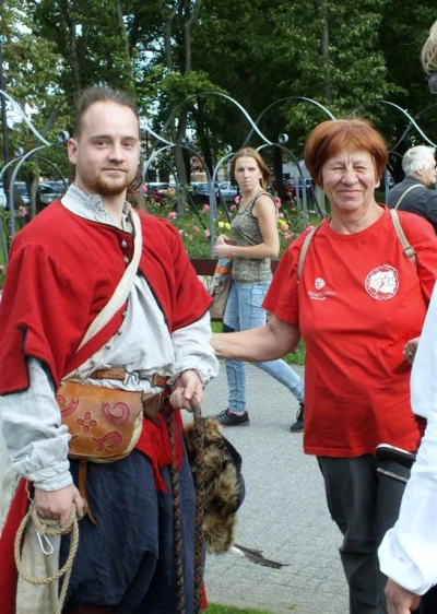 Odkrywali ciekawostki wejherowskiego parku (fot. Leszek Spigarski)