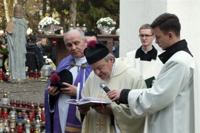 Wszystkich Świętych (fot. Leszek Spigarski)