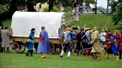 Rekonstrukcja historyczna 2016. Atak na taborowy wóz kupiecki fot. Leszek Spigarski