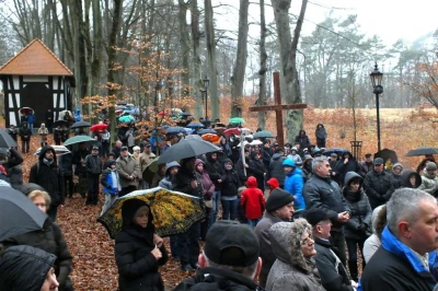 Wielki Post 2016 - Pierwsza Droga Krzyżowa na Kalwarii Wejherowskiej. fot. Leszek Spigarski