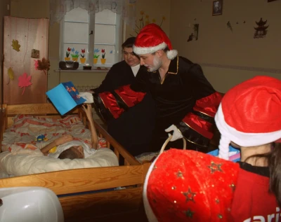 Święty Mikołaj w szpitalu i w Domu Pomocy Społecznej