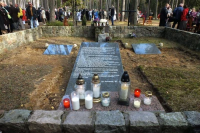 Obchody w Piaśnicy: Powstały figury więźniów Stutthofu (fot. Leszek Spigarski)