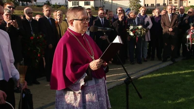 Uroczyste odsłonięcie pomnika prof. Gerarda Labudy w Luzinie