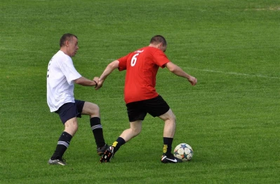 Księża i samorządowcy - mecz na Wzgórzu Wolności, fot. Leszek Spigarski