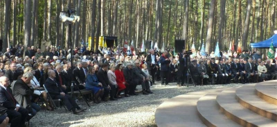 Obchody w Piaśnicy: Powstały figury więźniów Stutthofu (fot. Leszek Spigarski)