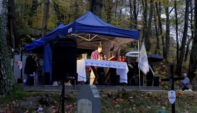 Dzień Zaduszny na starym cmentarzu, 2.11.2017, fot. Leszek Spigarski