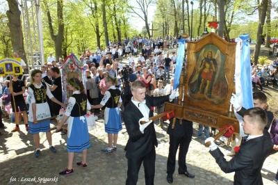Ostatni dzień Odpustu Wniebowstąpienia Pańskiego. Suma odpustowa na Kalwarii Wejherowskiej fot. Leszek Spigarski