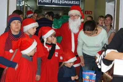 Święty Mikołaj w szpitalu i w Domu Pomocy Społecznej