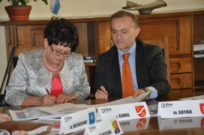 fot. Łukasz Kierznikiewicz / Elżbieta Rogala - Kończak - Burmistrz Miasta Rumi i Wojciech Szczurek - Prezydent Miasta Gdyni