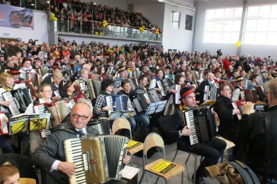 DJK Bojano 2016. Rekord Polski w jednoczesnej grze na akordeonach pobity - fot. Leszek Spigarski