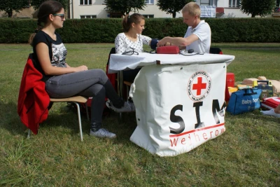 Integracja na festynie Domu Pomocy Społecznej (fot. Jacek Drewa)