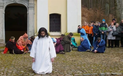 Inscenizacja Misterium - Droga Pojmania po raz pierwszy na Kalwarii Wejherowskiej fot. Leszek Spigarski