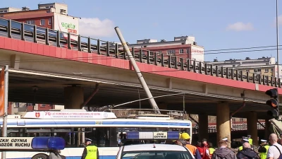 Wypadek tira i trolejbusa w Gdyni