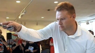 Wernisaż wystawy Denisa Chyżawskiego Panta Deus w Filharmonii Kaszubskiej