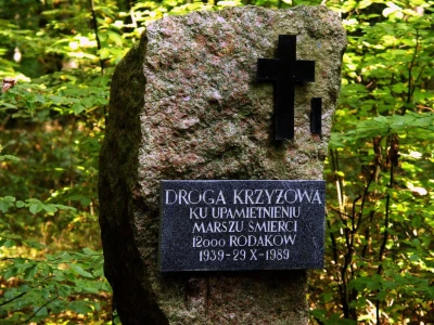Piaśnica - kamienne stacje Drogi Krzyżowej