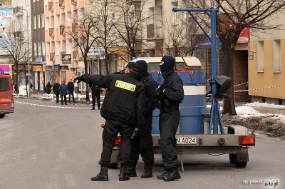 Alarm bombowy przy Centrum Kwiatkowskiego