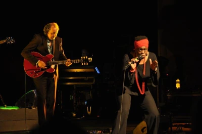 Brenda Boykin featuring Club des Belugas