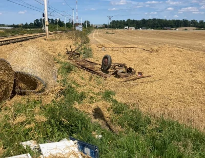 Pijany kierowca wjechał ciągnikiem pod pociąg z 500 pasażerami