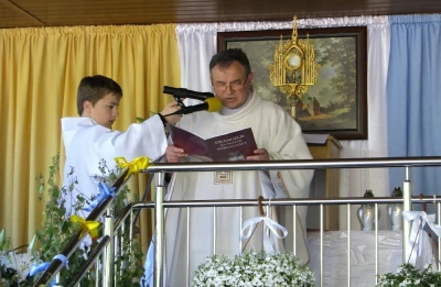 Procesja Bożego Ciała w parafii pw. NMP Królowej Polski w Wejherowie (fot. Leszek Spigarski)
