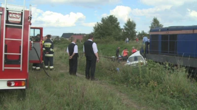 Władysławowo: Samochód wjechał pod pociąg