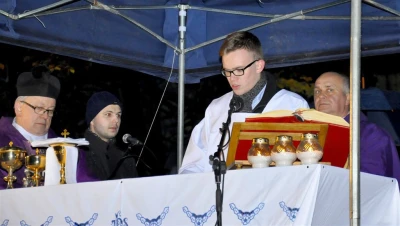 Dzień Zaduszny. Msza święta na starym cmentarzu – fot. Leszek Spigarski