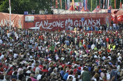 Mecz Hiszpania-Włochy. Tłumy w Fan Zone