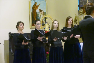 Koncert muzyki pasyjnej w Kolegiacie (31.03.2017) – fot. Leszek Spigarski