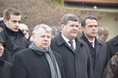 Puck: 91-lecie Polski i morza. Defilada i orędzia w porcie rybackim