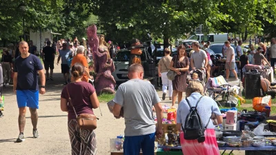 Tu można znaleźć prawdziwe perełki. Pchli targ cieszy się zainteresowaniem