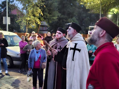 Duchy Krzyżaków na ulicach. Historyczny spacer przyciągnął tłumy