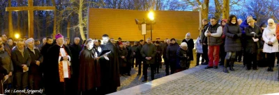 Kalwaria Wejherowska: Ks. Bp Wiesław Szlachetka przewodniczy Drodze Krzyżowej - fot. Leszek Spigarski