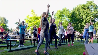 Zumba w parku. Fot. Leszek Spigarski.