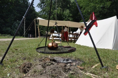 Rekonstrukcje Historyczne 2016. Obozowisko w Parku Miejskim. fot. Leszek Spigarski