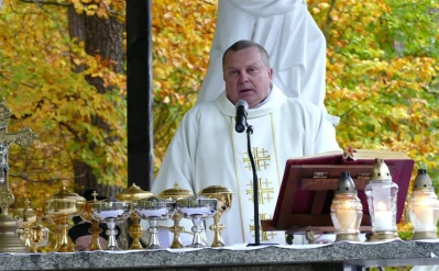 Uroczystość Wszystkich Świętych na wejherowskim cmentarzu 1.11.2017 - fot. Leszek Spigarski