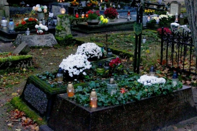 Dzień Zaduszny na starym cmentarzu, 2.11.2017, fot. Leszek Spigarski