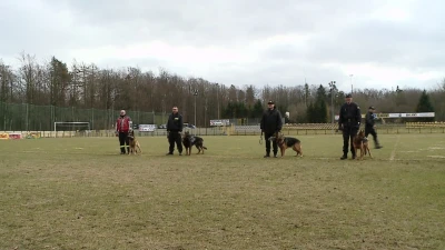 Ćwiczenia policji na stadionie Gryfa Orlex