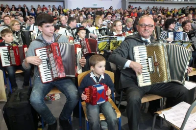 DJK Bojano 2016. Rekord Polski w jednoczesnej grze na akordeonach pobity - fot. Leszek Spigarski